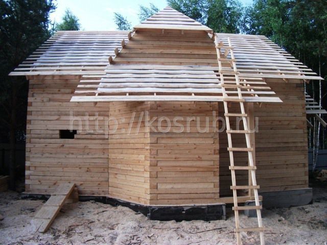 Дом из бруса с эркером